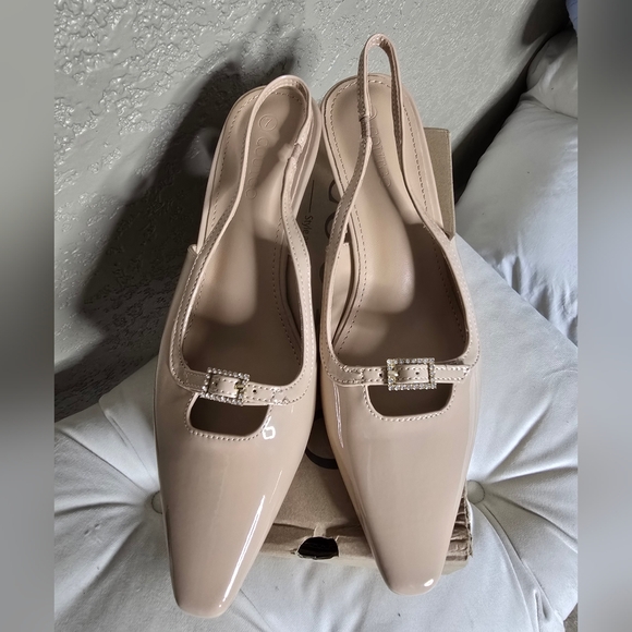 NIB! Coutgo Ladies Sz. 7 Nude Slingback Kitten Heels - Picture 3 of 3